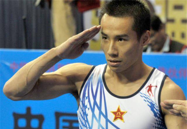 奥运冠军因女友诈骗5800万,被牵连退役,消失8年后如今成大校_肖钦_王