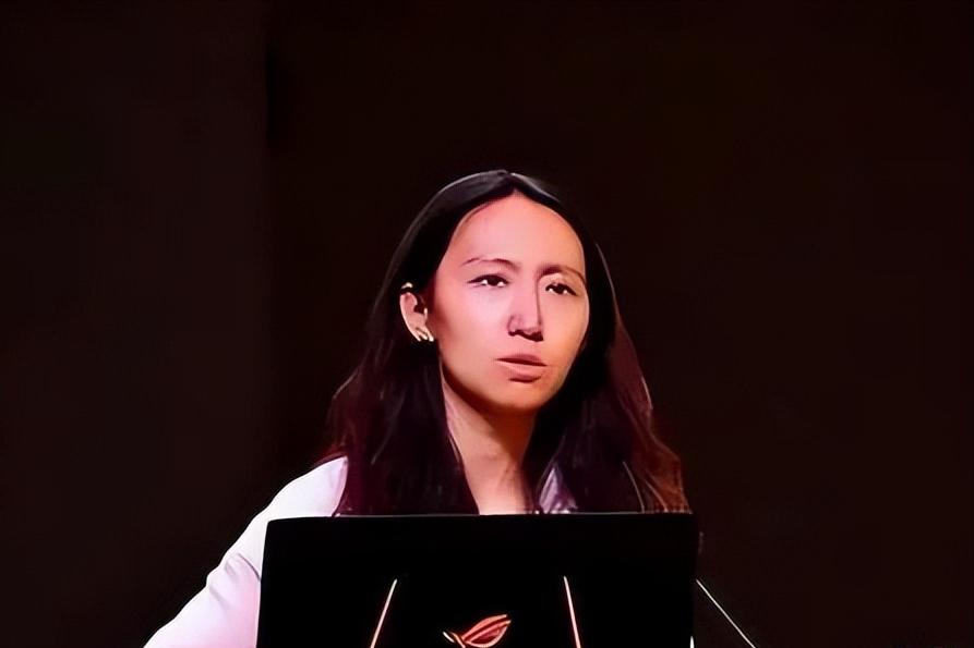 "清华才女"李一诺:27岁博士毕业,4年生3娃,替世界