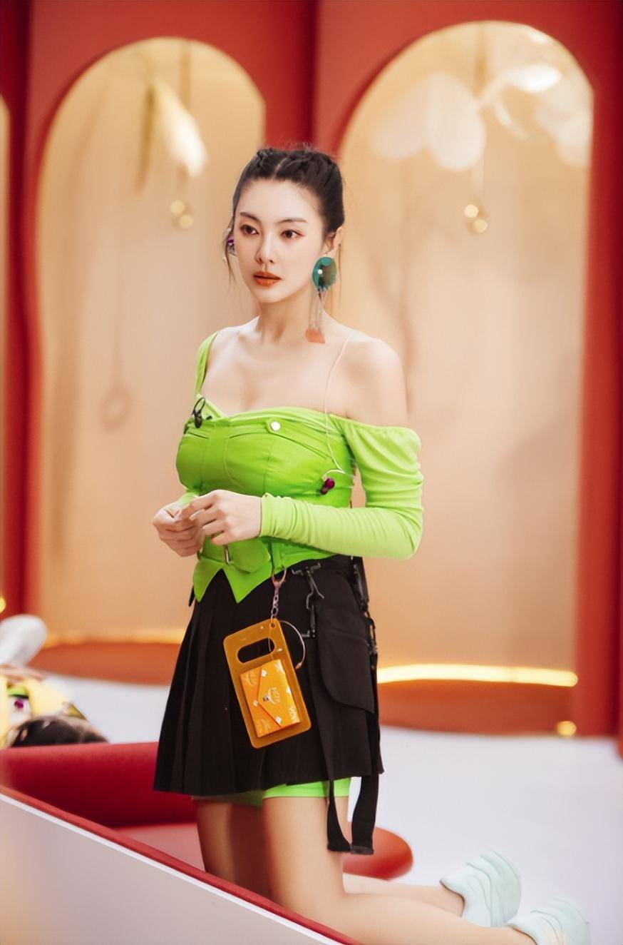 爱情:与王全安相恋12年有喜被甩,如今45岁仍单身_电影_角色_张雨绮