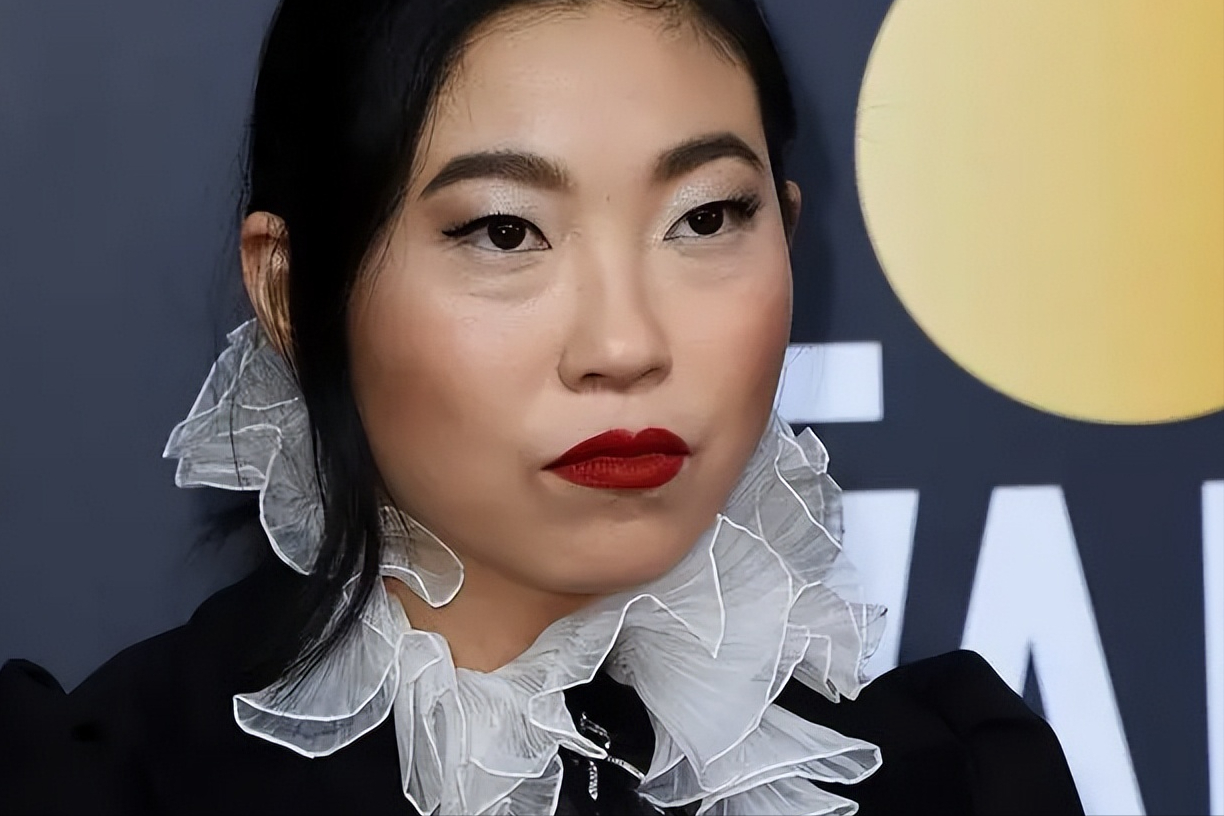 长相被网友群嘲,却成首位亚裔影后,奥卡菲娜崛起了_电影_奶奶_美国