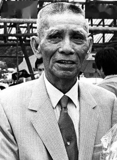 澳门赌圣:风云赌坛70年,与两代赌王结仇,晚年说:"不赌为赢"_叶汉_赌场