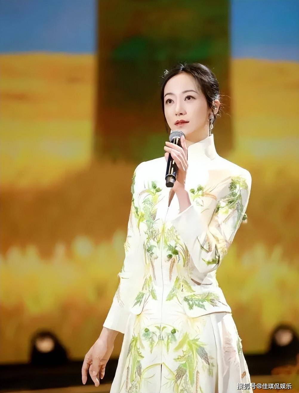 韩雪内涵沈月遭猛轰公然假唱手撕中国移动拒拍激情戏还上演医闹