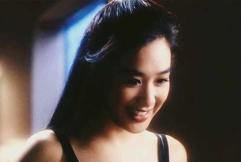 李连杰第一部时装动作片,最时尚的女主,一进来常威就在打保镖_电影