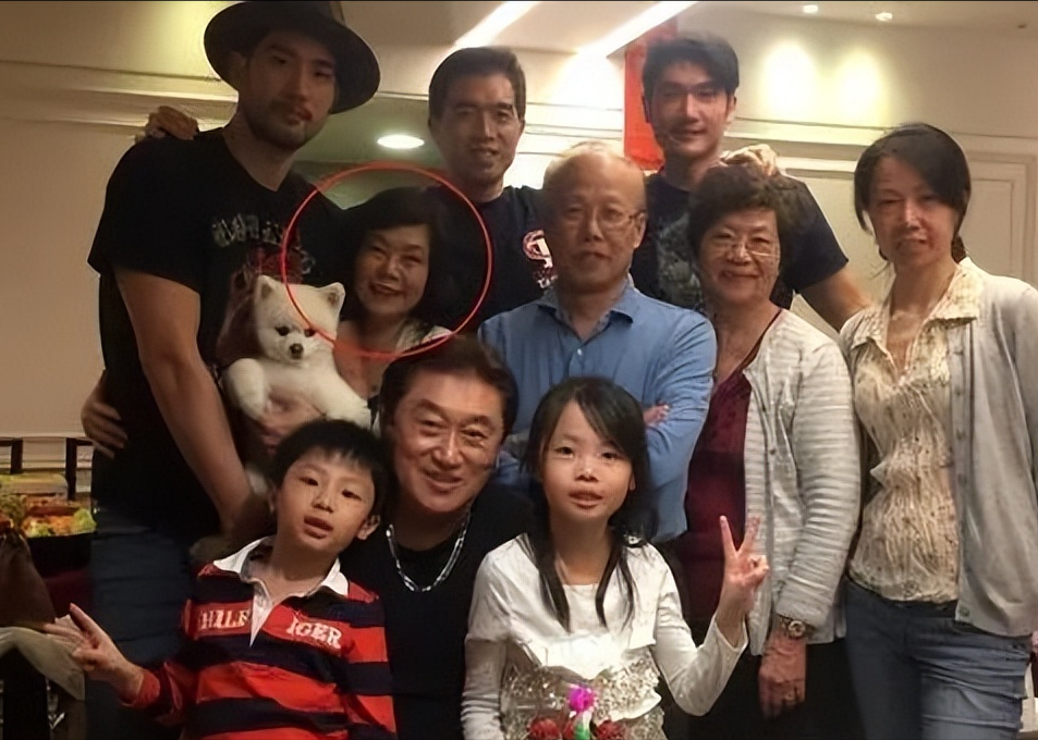 高以翔母亲:丧子又丧夫,74岁的她与大儿子相依为命令人泪目!_父亲_时