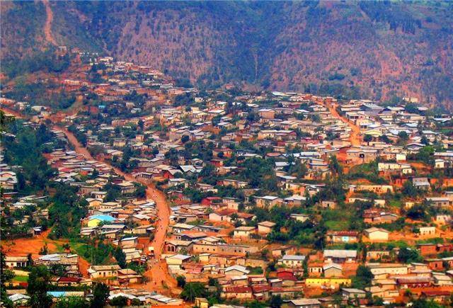 卢旺达:看不到任何脏乱差的非洲国家_中国_全世界_塑料袋