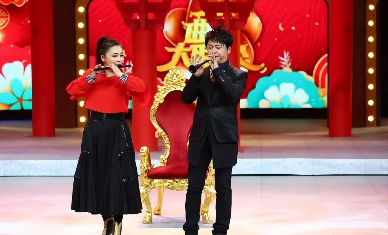 歌手冯晓泉:凭借一首歌登上舞台,与曾格格共建"421"幸福家庭_音乐