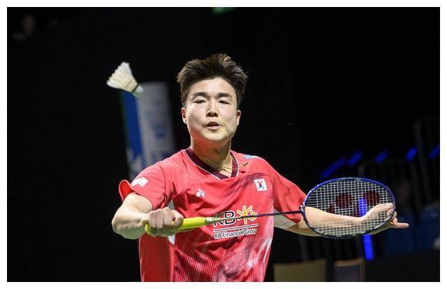 德国赛大冷门,三大男单名将惨淡出局,伍家朗,王子维一轮游.