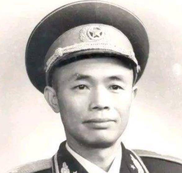 四野师长娶了牺牲的老战友妻子,为了孩子着想,他把