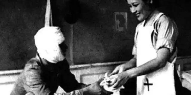 行为上但凡有点出格的,就会被扣上反革命的帽子.