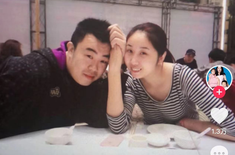 原创韩德君一家近照儿女双全空姐妻子很漂亮已为退役铺路