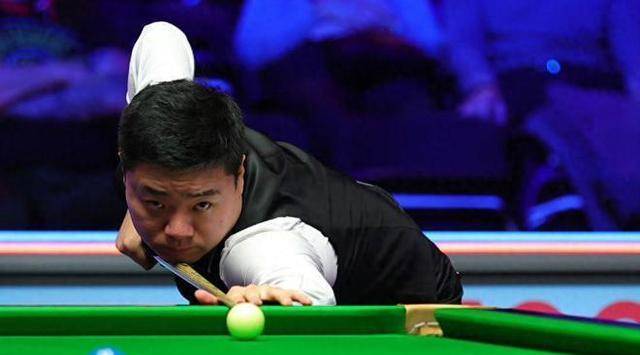 原创37岁丁俊晖身家过亿英国豪宅拥有38岁妻子家世显赫婀娜身姿抢眼