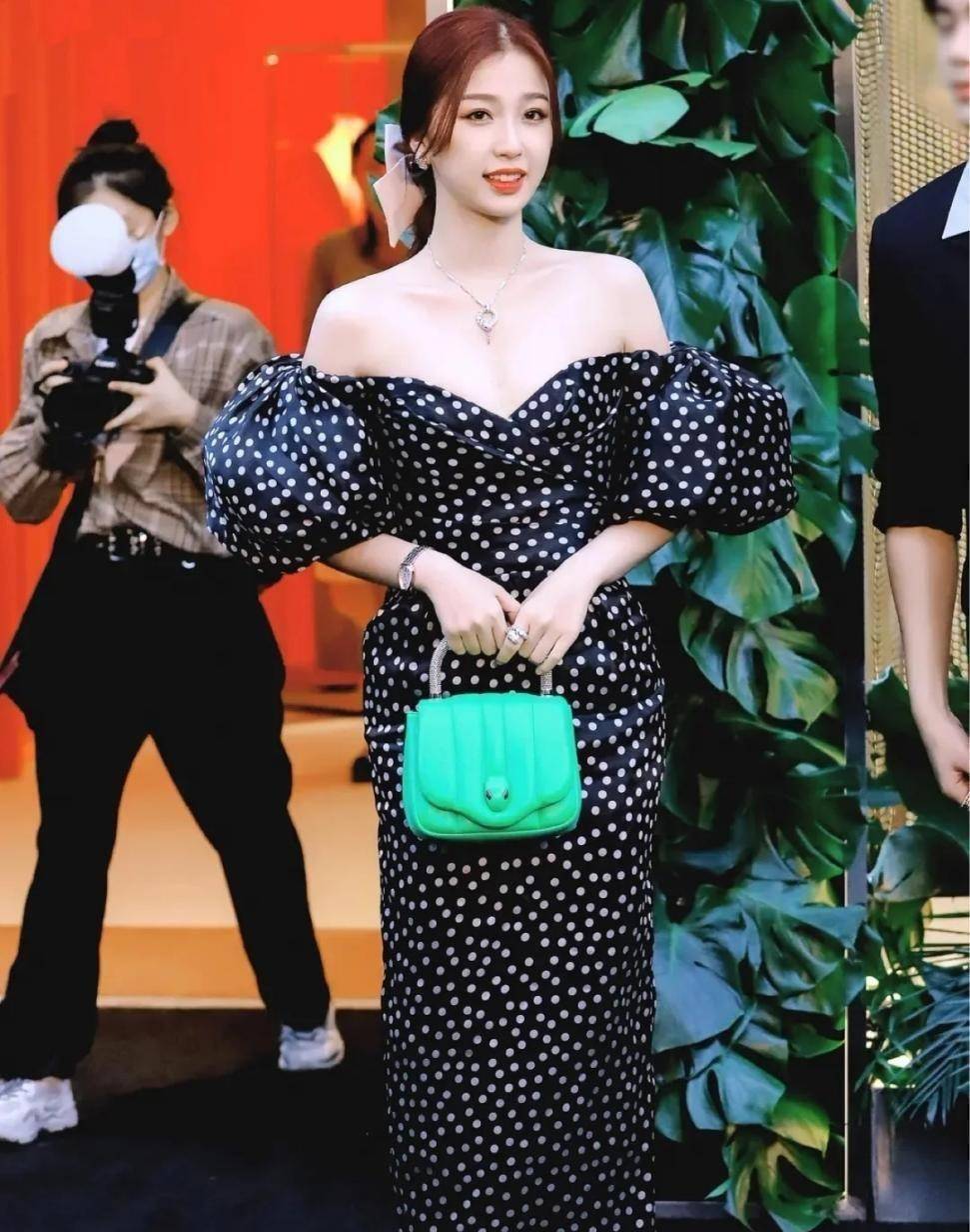 原创七夕如何惊艳众人穿这3款渣女裙即便长相普通也能大方自信