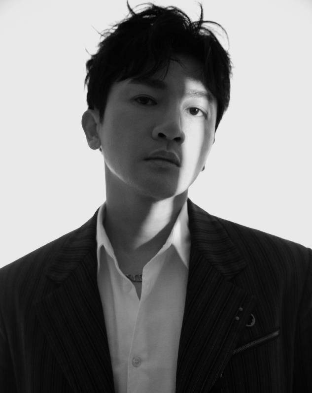 原创苏有朋怎么突然胖了胖没了下颌线脸显肿穿西装比例惊艳人