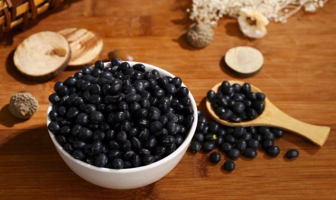 没有现代染发剂的古人,多的是染黑须发的办法_本草纲目_养生_五倍子