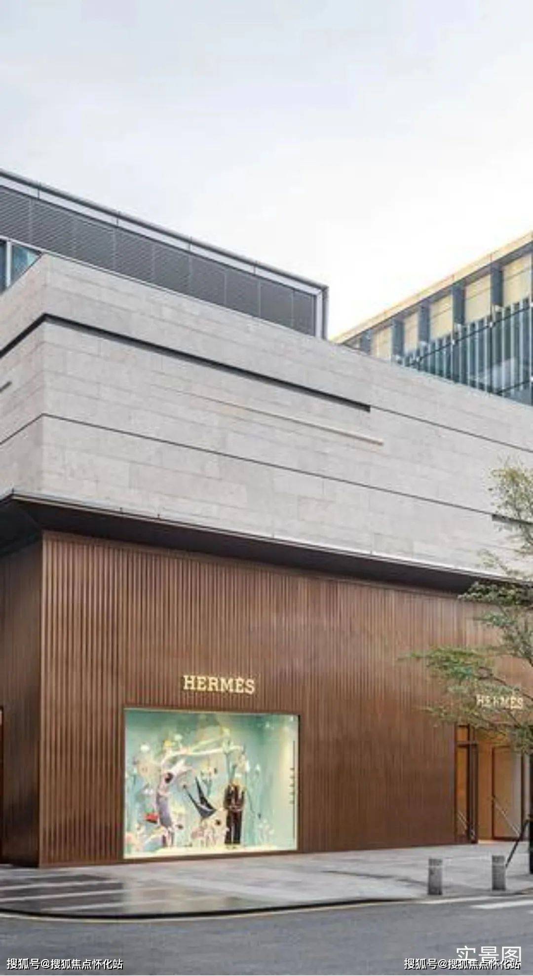 作为大湾区高端商业名片的深圳湾万象城,重奢品牌云集,加之多元餐饮