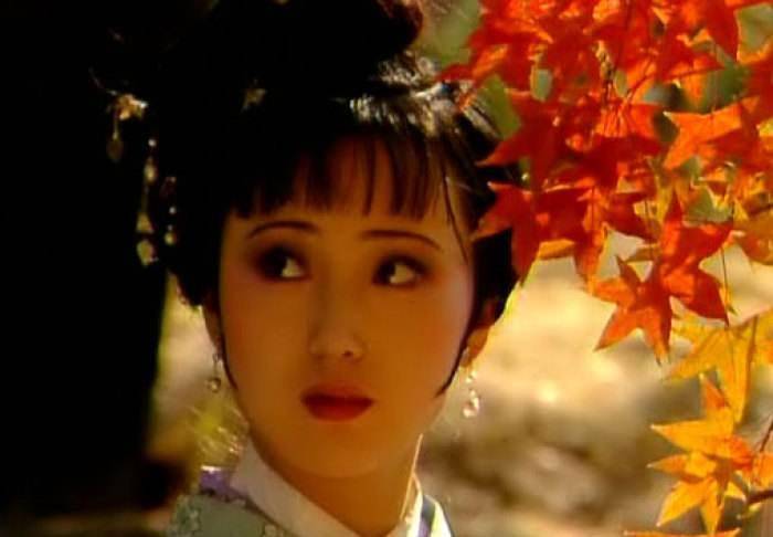 林黛玉惨遭薛宝钗诬陷,两人是塑料姐妹情?