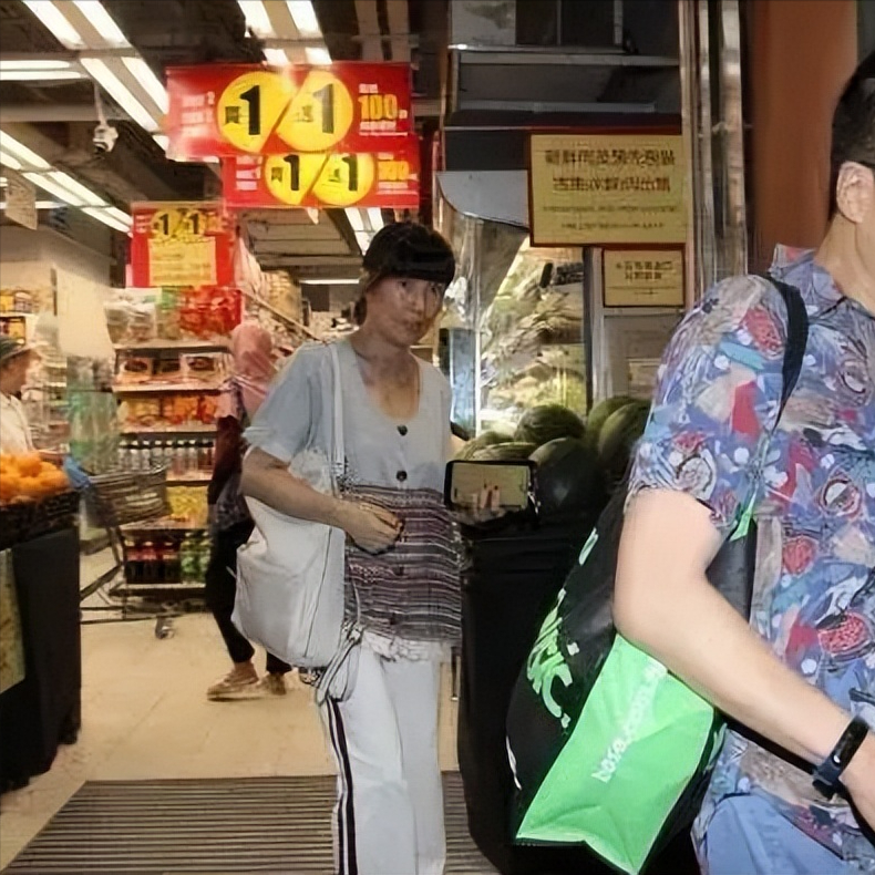 黄造时被誉最美华筝公主,当红时刘嘉玲演她丫环,为何今销声匿迹_香港