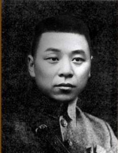 哈儿师长范绍增:娶了40个太太的抗战英雄,人生信条是