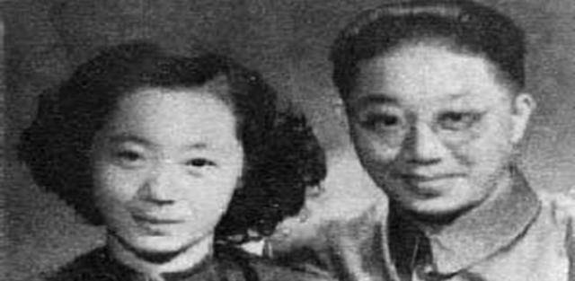 原创由茶叶大王沦为小贩的唐季珊始乱终弃两大民国影后因他毁灭