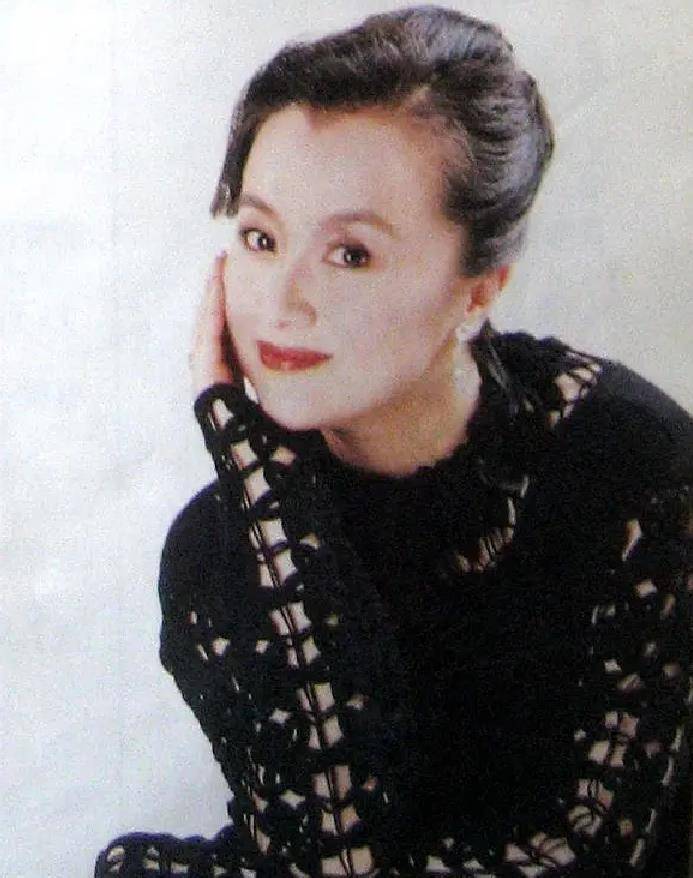 著名導演丈夫和著名演員妻子,恩愛到老,一家三口幸福美滿_金夢_華陽