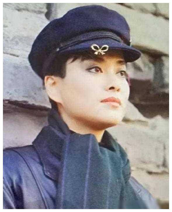 歌手毛阿敏39岁嫁富豪,生子女,丈夫离世留下260亿元.