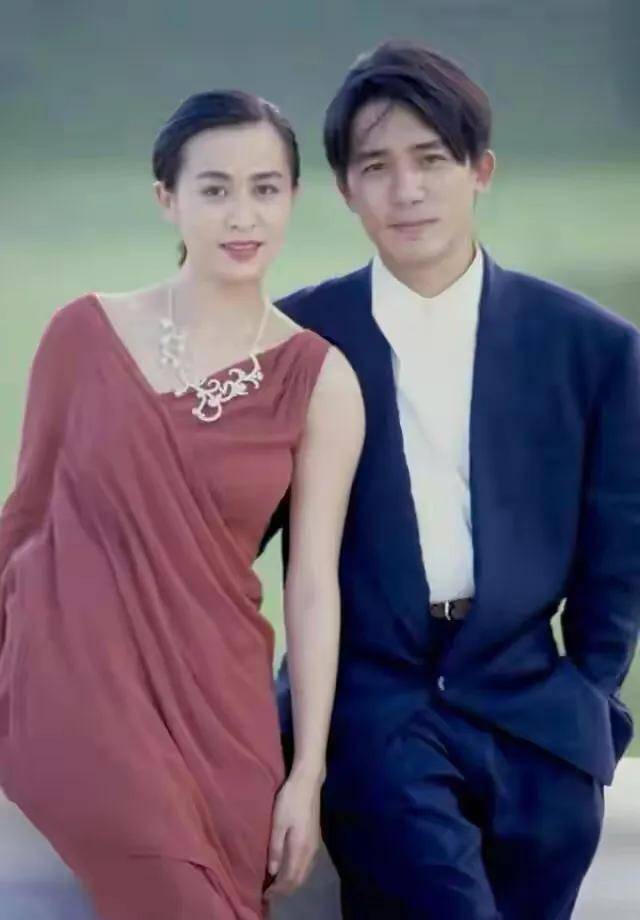 情人节梁朝伟被初恋情人曾华倩送上热搜,她是刘嘉玲好闺蜜_香港