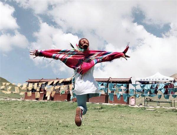 独腿女孩罗雨,当电焊工走红网络后,被300名男子表白,后来怎样_生活