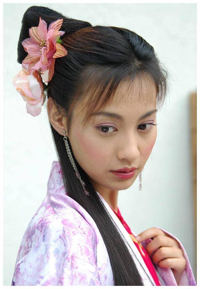 江玉燕的角色设定在剧情中起着至关重要的作用.