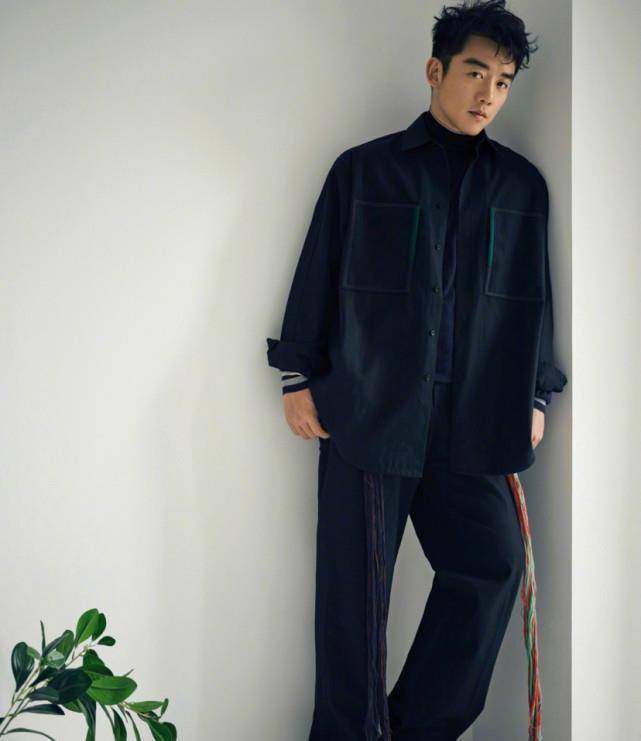 原创郑恺漂亮成功了新封面帅回小猎豹侧脸绝了粉丝期待和苗苗的婚礼了