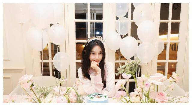 angelababy生日全家福亮相!混血父子罕见同框!_祝福_低调_家庭