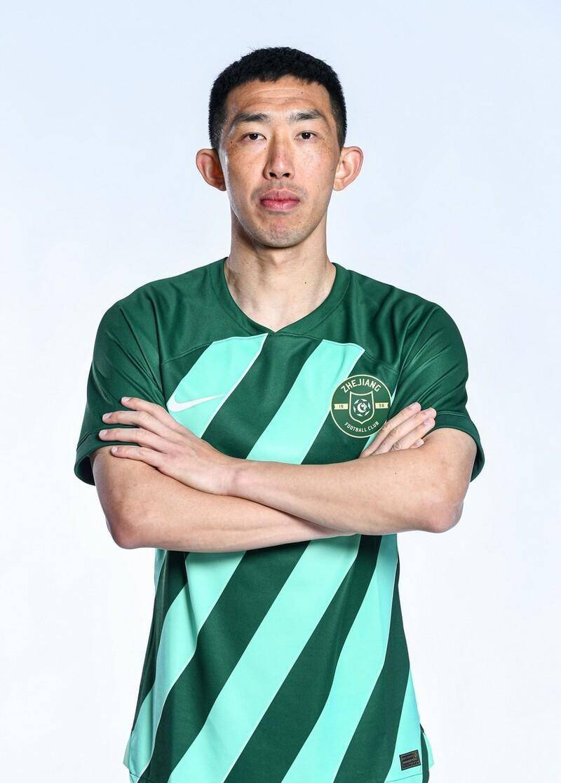 浙江首发对阵深圳,张伟,孙国文首发_赛季_替补席_奥乌苏