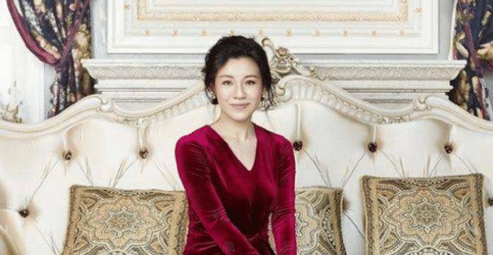 成功嫁给亿万富豪,喜欢演戏被叫去救场,却意外爆红成知名女星_刘琳