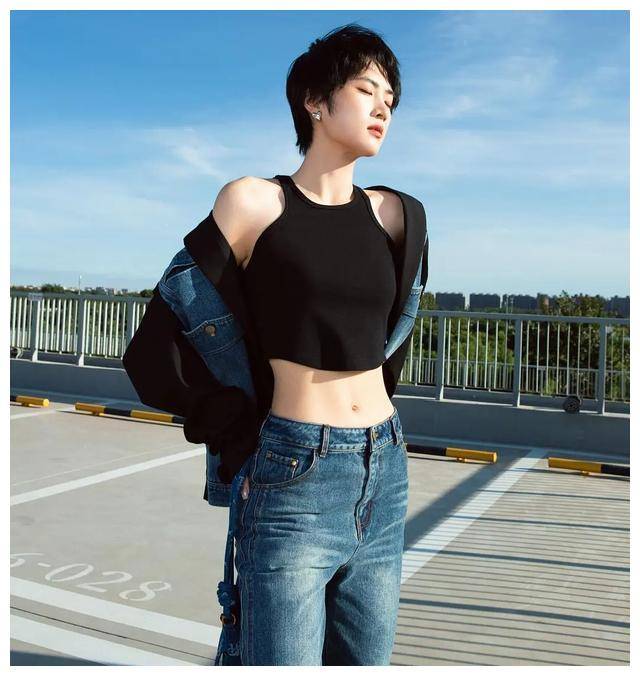 《猎冰》女主姚安娜:清秀知性,高个短发,中性风,剧中扮丑.