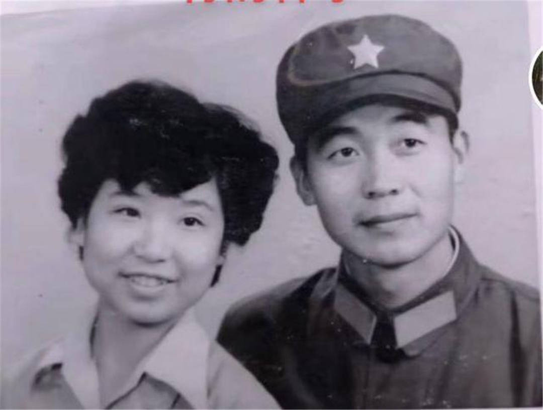 往昔军装照爆出,军功证均得到证实_郭爸_网友_许敏
