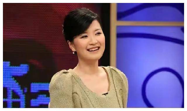 名嘴陈蓉不仅风光不当主持嫁海归老公婚姻幸福底气在哪