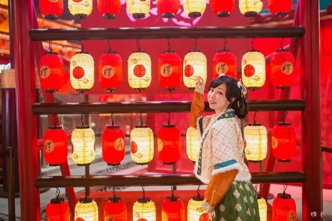 山西大同旅游团报价4日游多少钱，山西大同四日游跟团多少钱