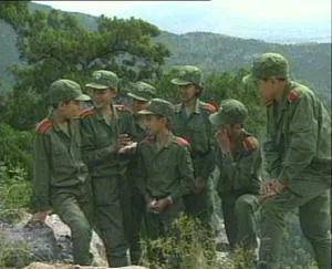 片名:《三个和一个》时代:1988年一位农村的小女孩刘玉花因为闯了祸