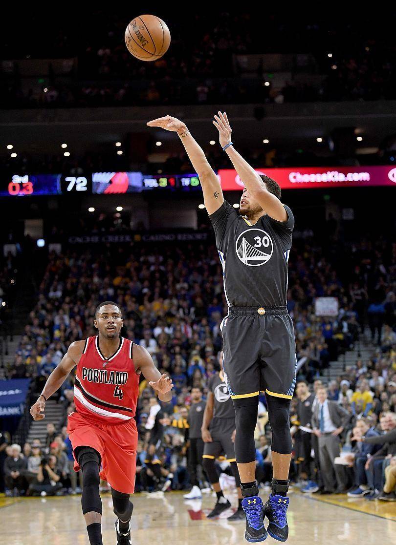 原创库里本赛季第三次单场三分球命中0个下滑是不争的事实对身体素质