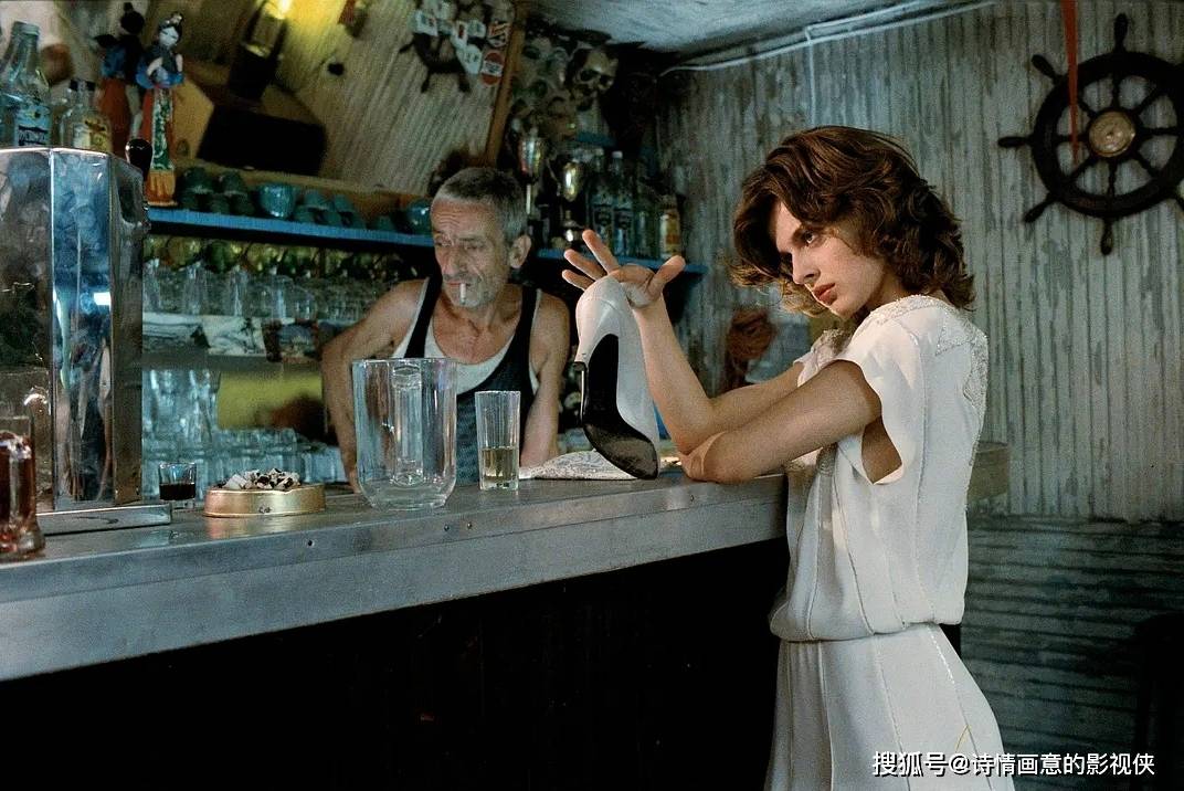 贝奈克斯巅峰之作《明月照沟渠》:跨越时空的心灵对话,邂逅爱与正义的