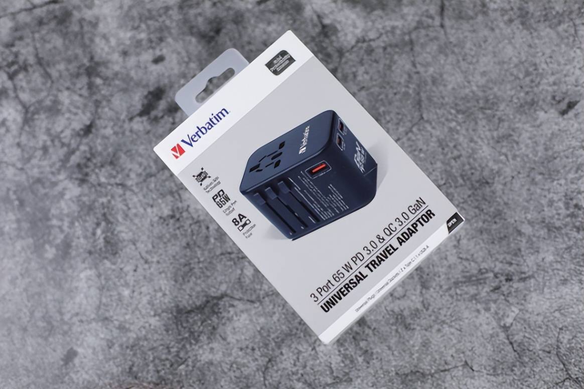 出国旅游充电不方便，那是你还没用威宝100国通用旅行转插头