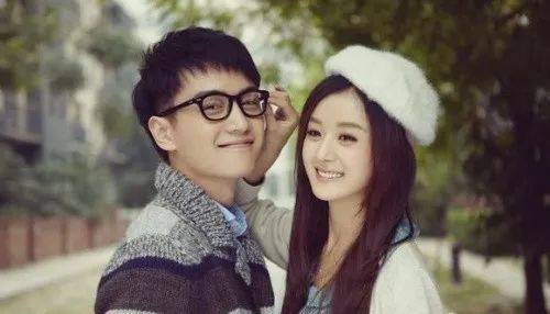 原创赵丽颖与冯绍峰的恋情真的是一场骗局吗谁才是这场婚姻的小丑