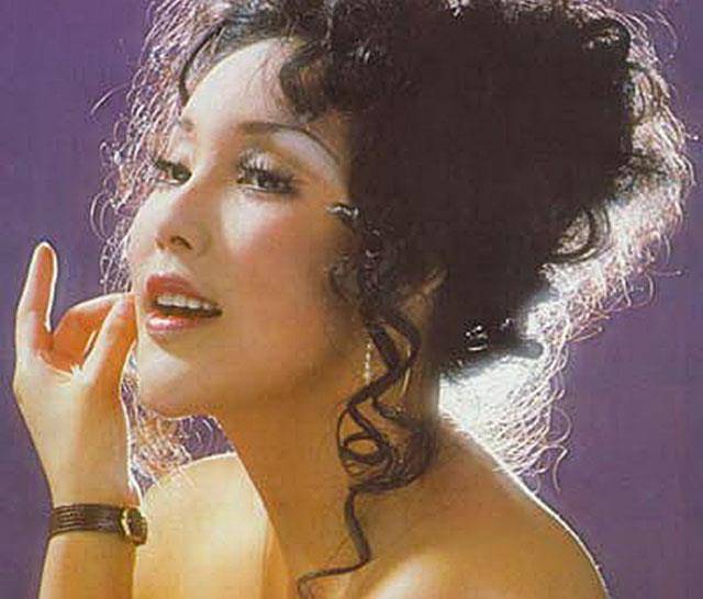 余莎莉:名将之后沦为俗星,晚年入住穷人窟,卖假珠宝维持生计_余程万