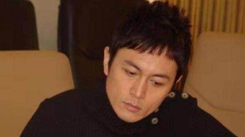 台湾当红小生娶5婚女子,婚后被骗5000万,却养大6个