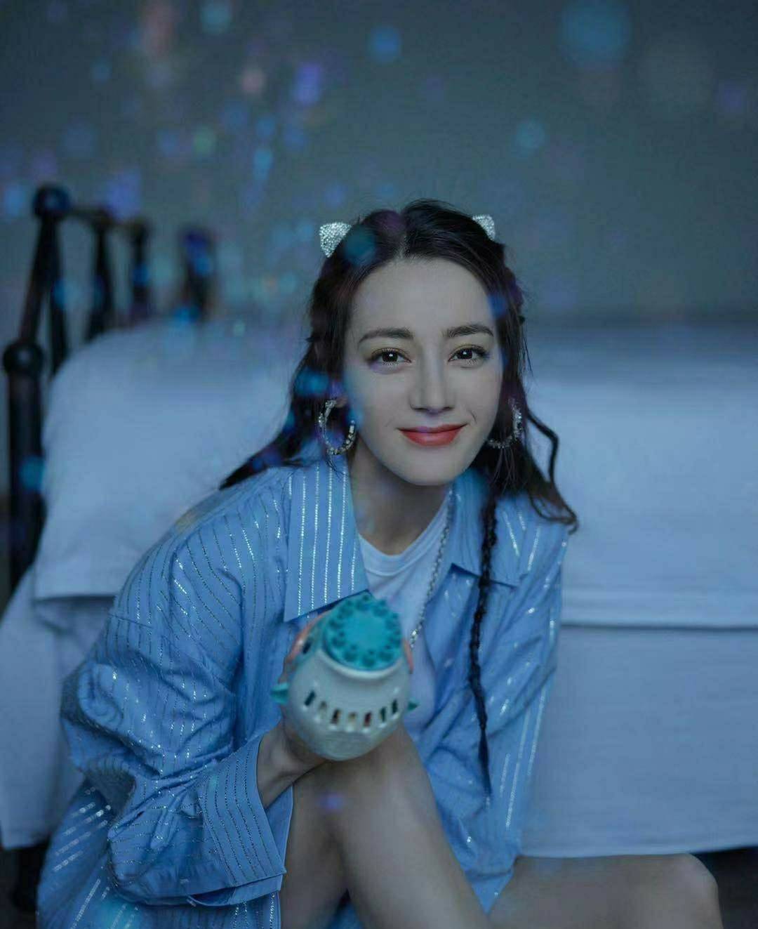 迪丽热巴晒照庆祝29岁生日:活在当下,最大的生日愿望是来盆火锅_时候