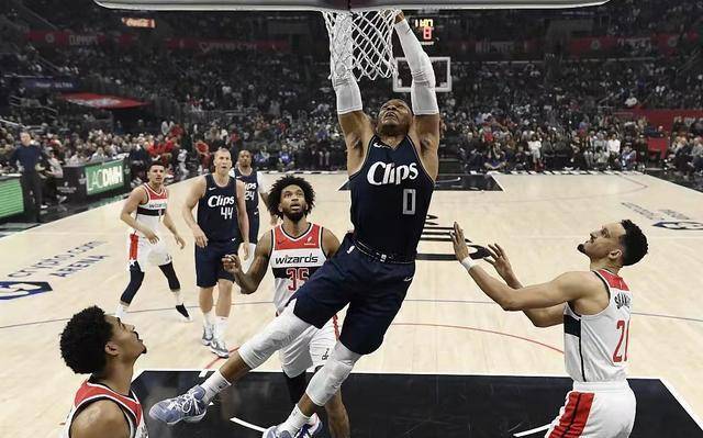 快船告别三巨头时刻,卢指导坦谈伤病,新秀接棒机遇_威少_海兰德_乔治