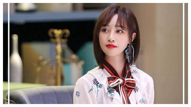 蓝盈莹在演艺生涯中的第一次亮相是在2011年的古装魔幻片《画壁》中