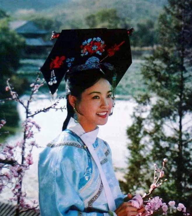 1983年《垂帘听政》中28岁的刘晓庆今年65岁的刘晓庆,至今仍具备一种