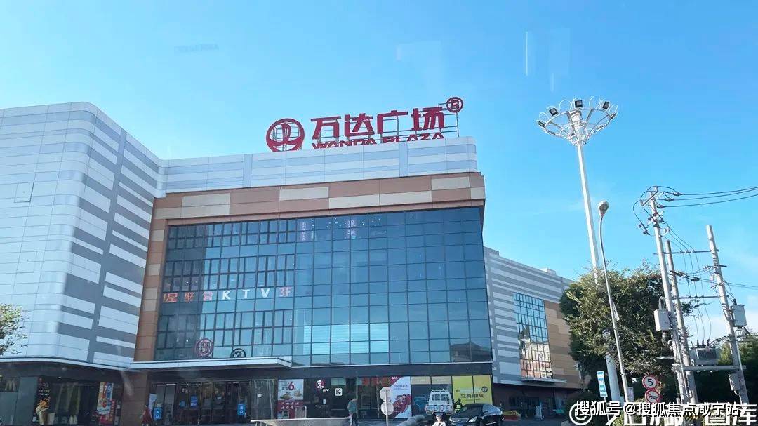 项目自带东苑米兰广场与沿街成熟底商,在颛桥站东侧约600米,就是万达