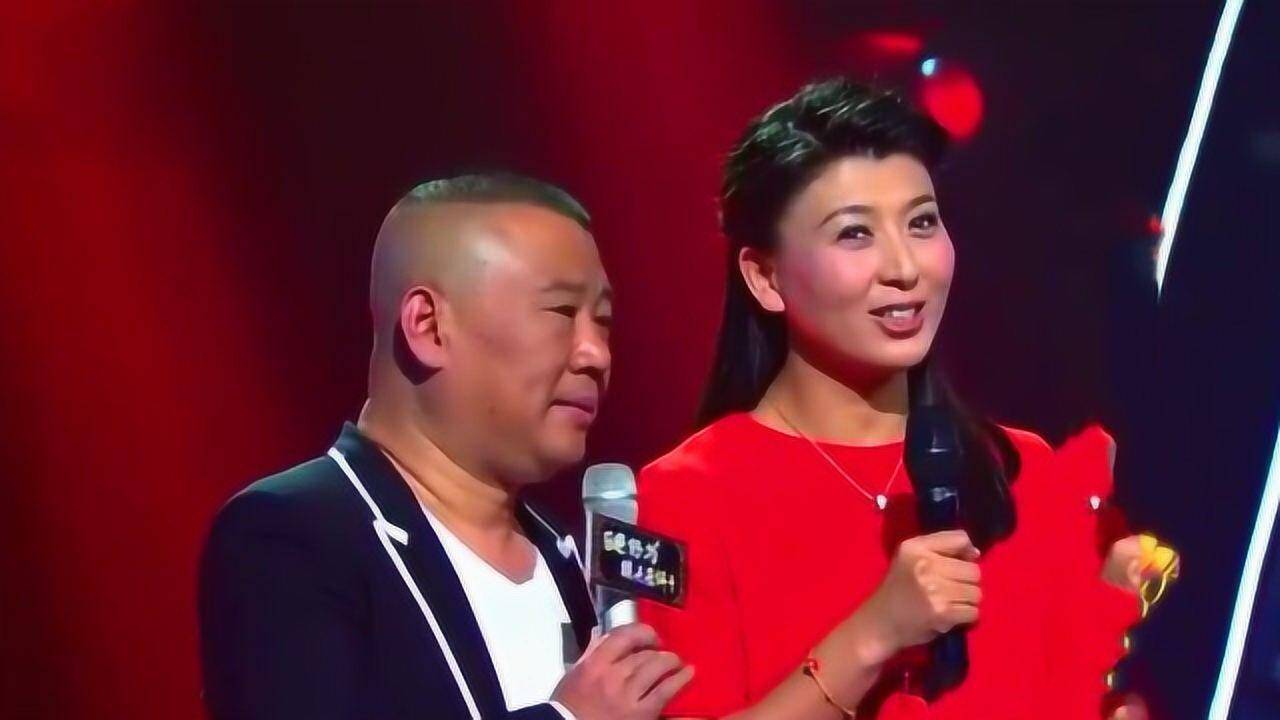 第二年,闫学晶就登上了央视春晚的舞台.