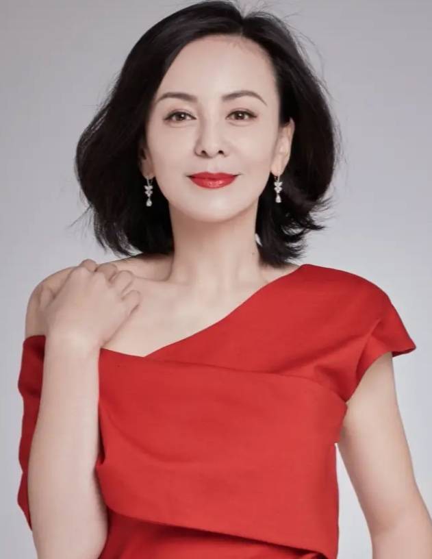 雪姨王琳逆生长状态夸爆,颜值身材惊艳无敌